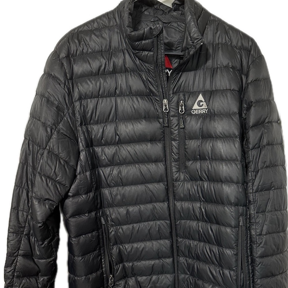 Light weight Black puffer jacket in great shape